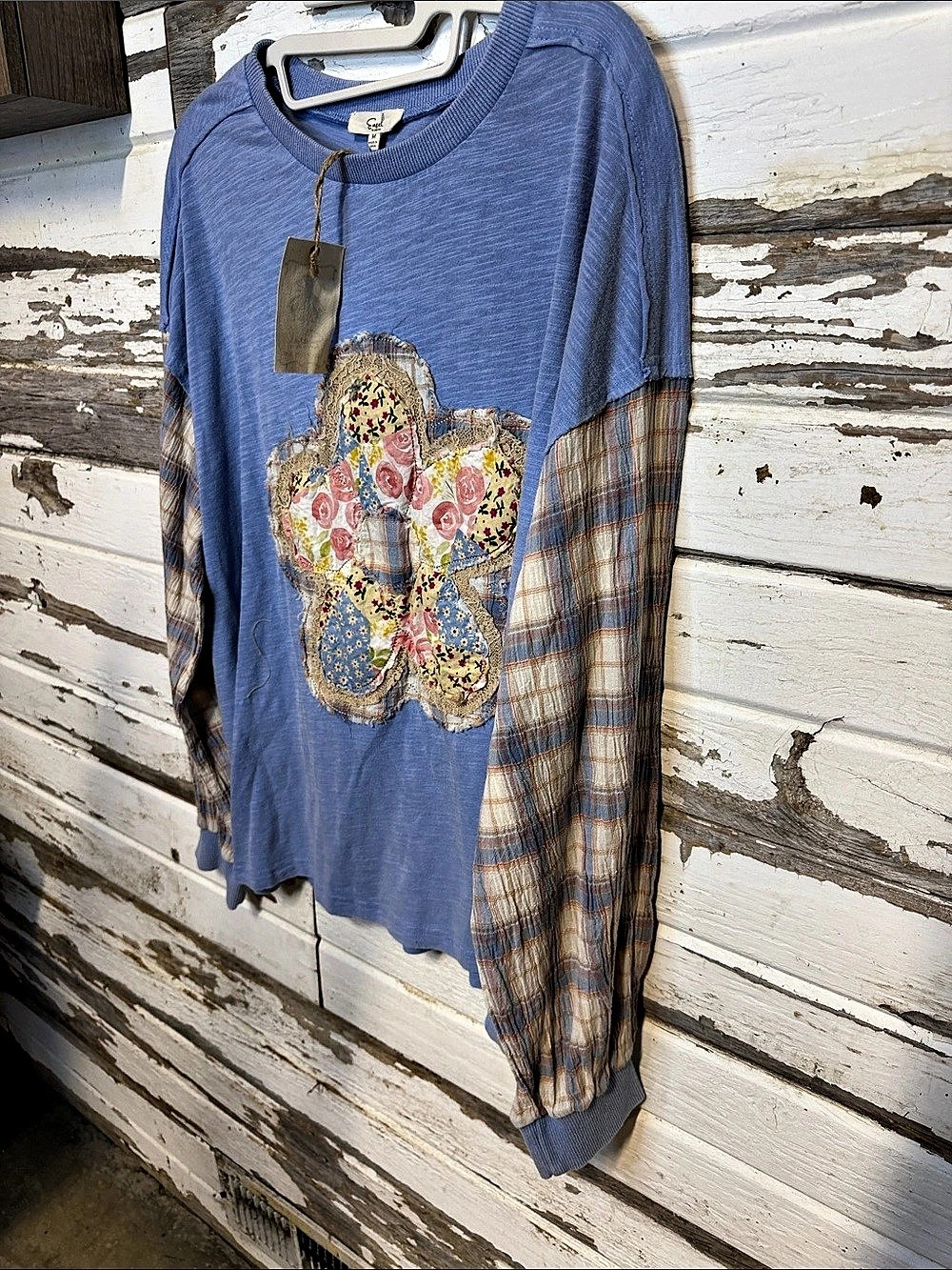 Easel Flower Patch Front Terry Knit Pullover Blue & Brown Medium ((025 - Picture 3 of 8